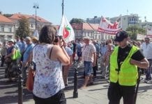 Protest sadowników  w Warszawie; chcą eksportować jabłka do Rosji