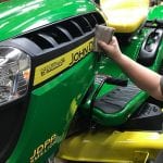 John Deere świętuje 5-milionowy egzemplarz samojezdnej kosiarki