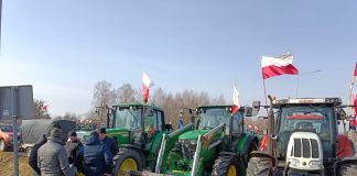 Rolnicy protestują w Dorohusku. “Kontrole zbóż to fakt medialny, a nie rzeczywistość” [video]